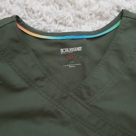 SCRUBSTAR SCRUB TOP - Picture 3 of 3